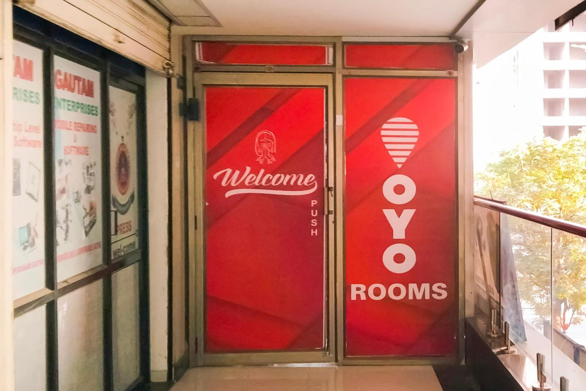 Hotel O Day Night Rooms Surat Exterior photo