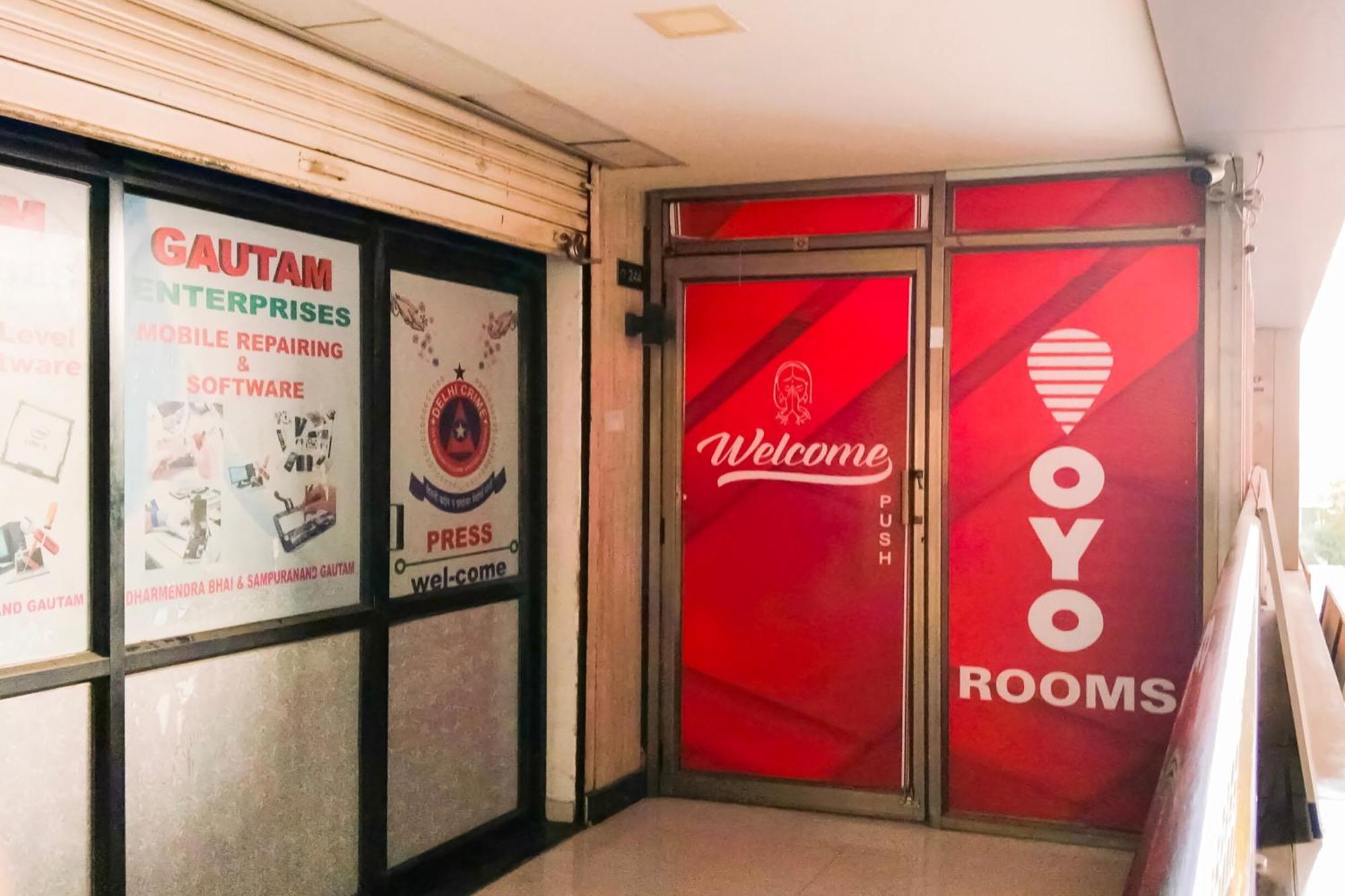 Hotel O Day Night Rooms Surat Exterior photo