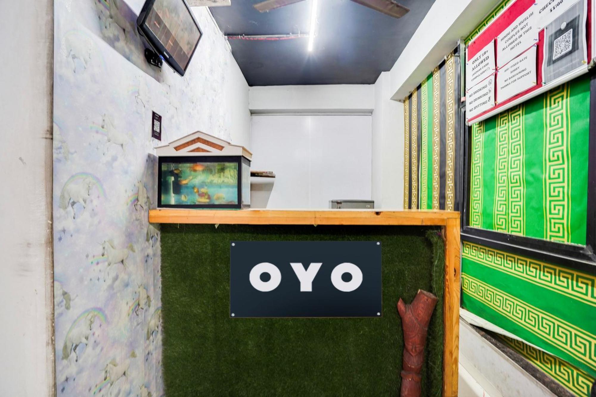 Hotel O Day Night Rooms Surat Exterior photo