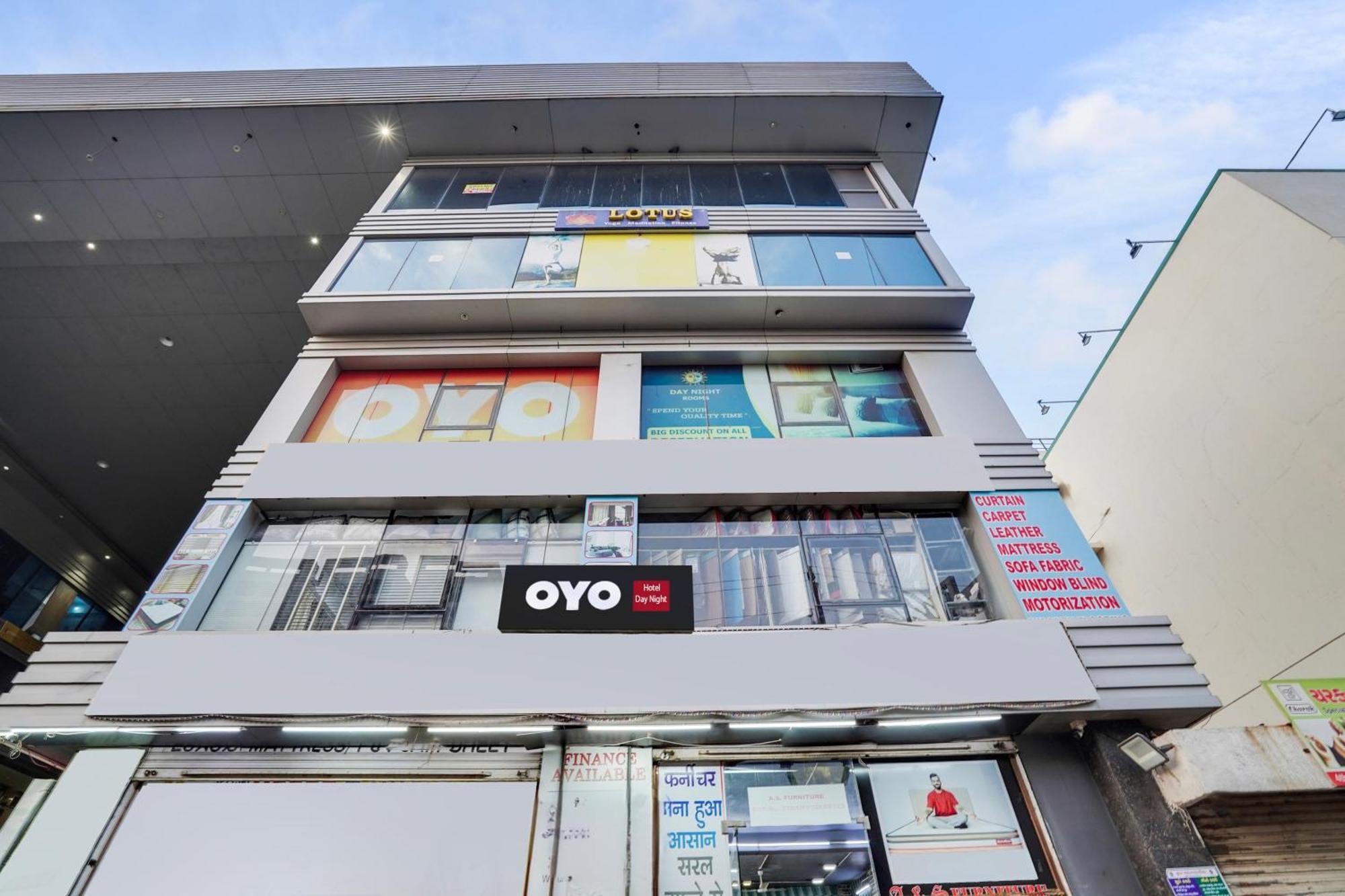 Hotel O Day Night Rooms Surat Exterior photo