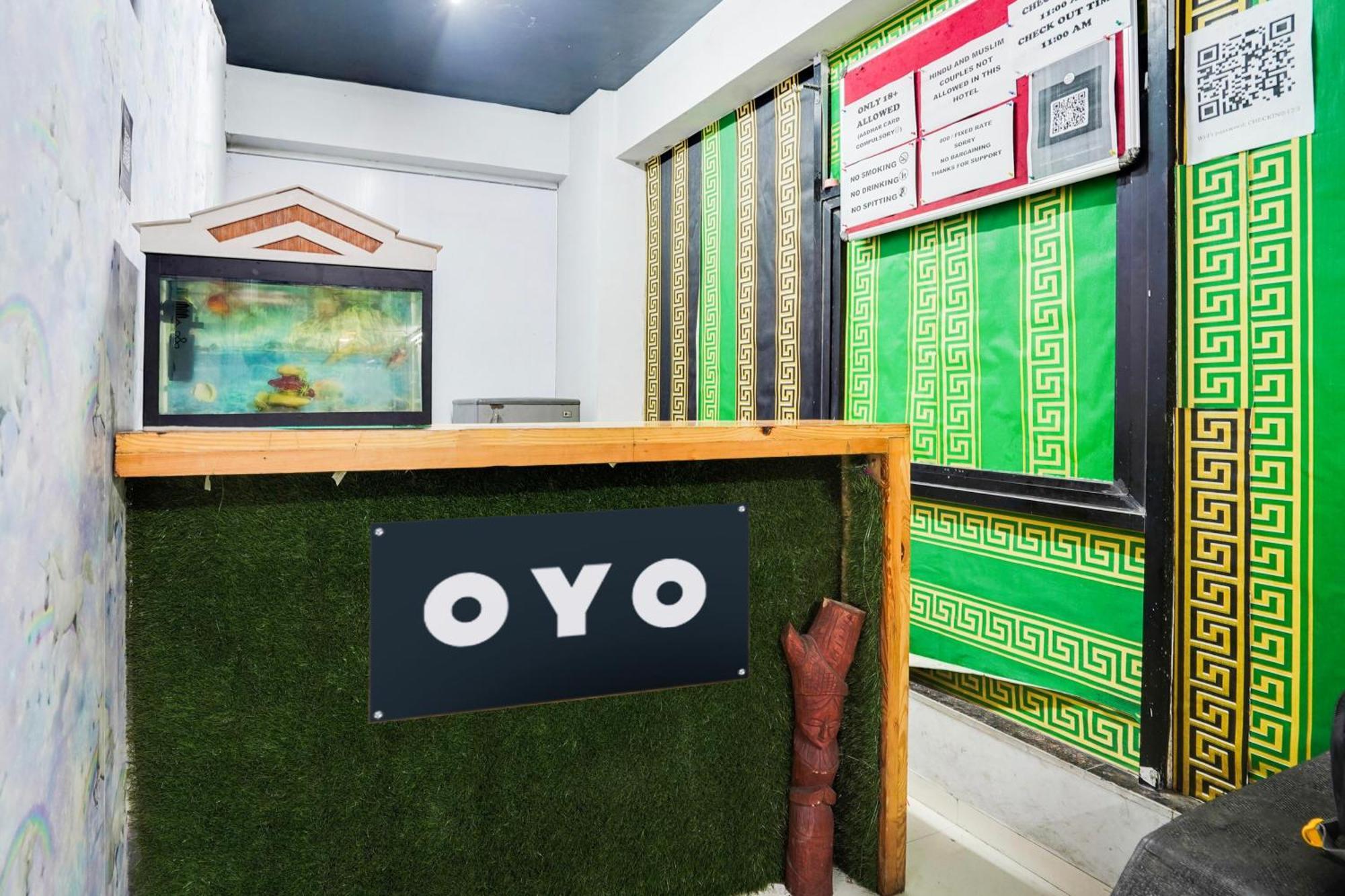 Hotel O Day Night Rooms Surat Exterior photo